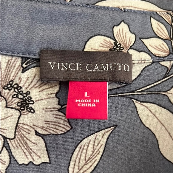 Vince Camuto Blue Floral Blouse NWOT - Picture 2 of 3